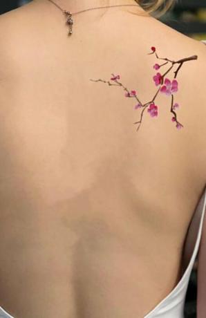 Japonské květinové tetování