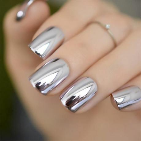 Metalliska naglar Fyrkantiga naglar