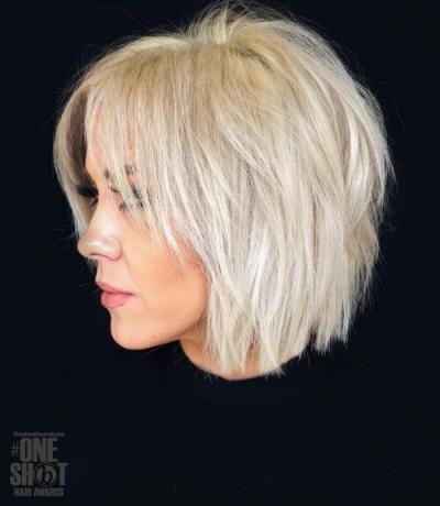 Shaggy Blonde Bob for fint hår