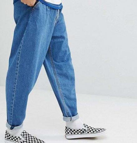 Asos resirkulerte overdimensjonerte jeans i mellomvask