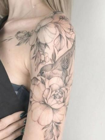 Tetování na rameno + poloviční rukáv
