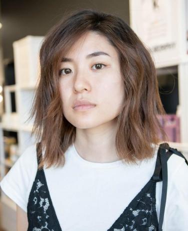 चौकोर चेहरे वाली एशियाई लड़की के लिए छोटा बाल कटवाने