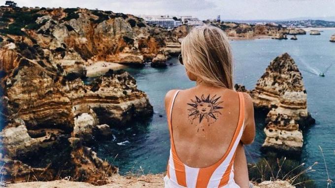 Солнце Татуировки На Женщине