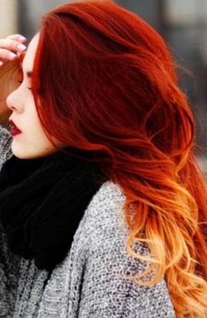 Ogniste czerwone ombre włosy
