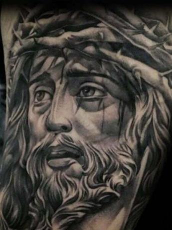 Jezus Kroon Tattoo 1