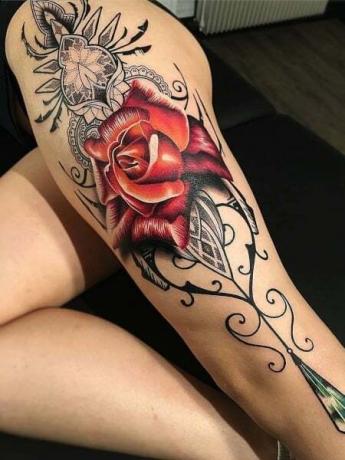 Rose Leg Tatuering
