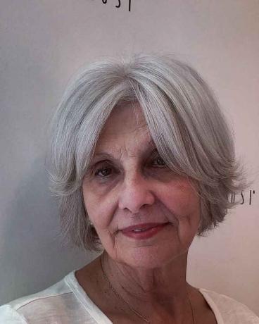 Γαλλικό Bob με κουρτίνα για γυναίκες άνω των 60 ετών