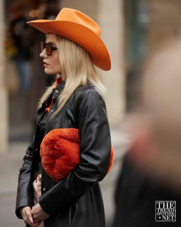 Týždeň módy v Paríži jeseň zima 2022 Týždeň módy ženy v pouličnom štýle 17