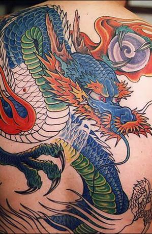 Buntes Drachen Tattoo