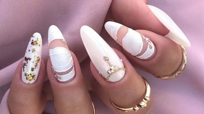 Białe paznokcie (1)
