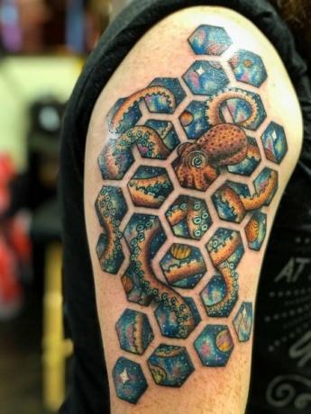 Geometrické tetovanie chobotnice