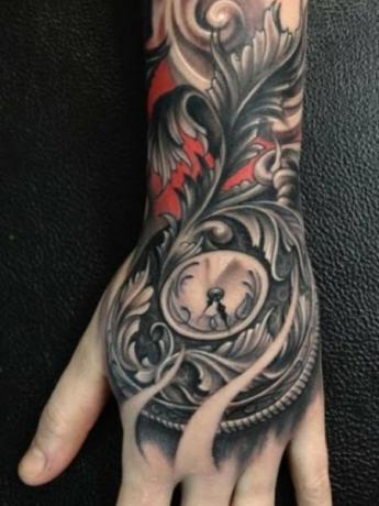 Hand Klok Tattoo