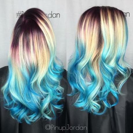 Rambut Pirang Dengan Balayage Biru