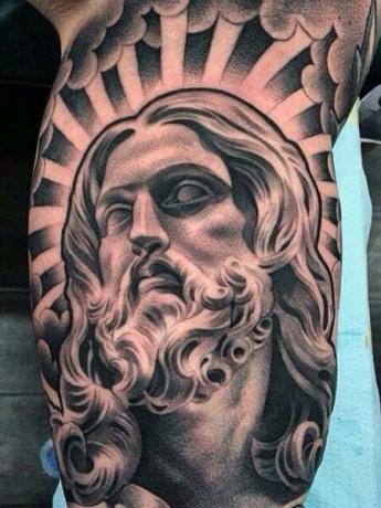 Tatuaje de la estatua de Jesús 1
