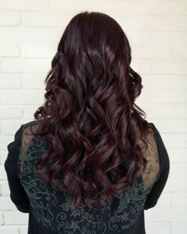Burgundija rjava barva las z rozinami