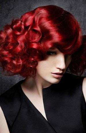 Colore dei capelli rosso rubino