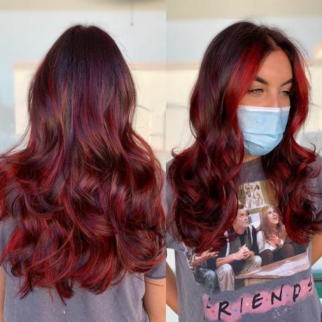 50 красивых бордовых цветов волос, которые стоит рассмотреть на 2021 год