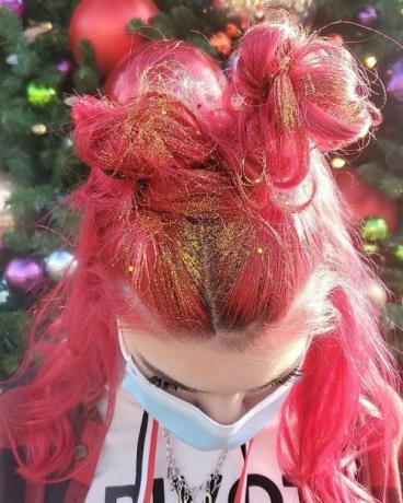 20 Hair Glitter Ideer for å stjele søkelyset til enhver fest