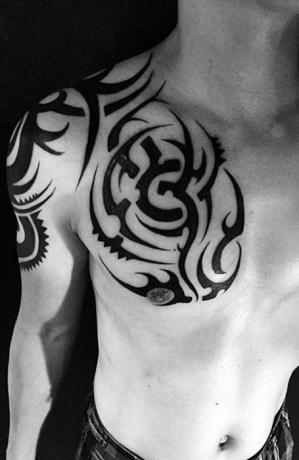 Plemienny tatuaż