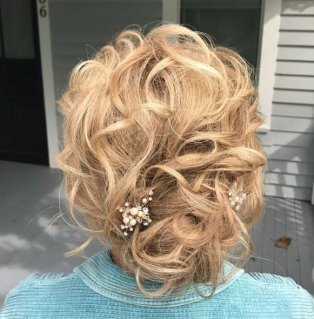 Formell Tousled Curly Updo frisyr