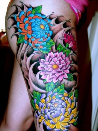 Japonské kvetinové tetovanie 