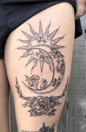 Slnko a mesiac tetovanie stehien