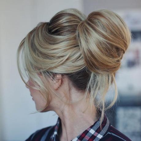 Best 35 Top Knot Bun Ideas on TheRightHairstyles