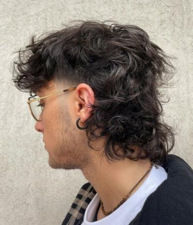 Tapered Curly Shag Inspirovaný 90. lety