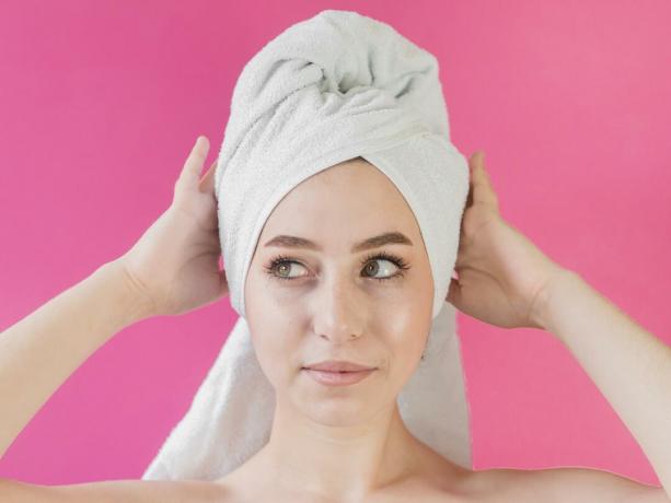 Τα καλύτερα θερμοπροστατευτικά για τα μαλλιά, αντηλιακή προστασία για τα μαλλιά SPF, σάουνα για τα μαλλιά