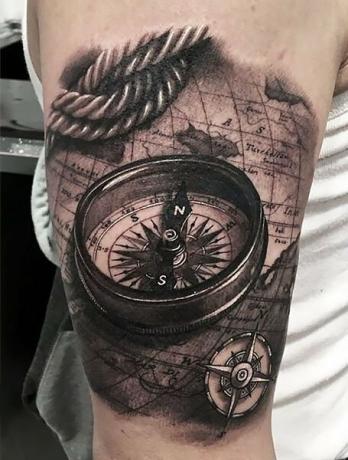 3d tetovaža kompasa