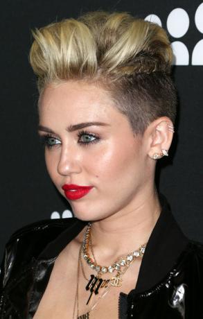 Miley Cyrus lyhyet hiukset ja leikkaukset