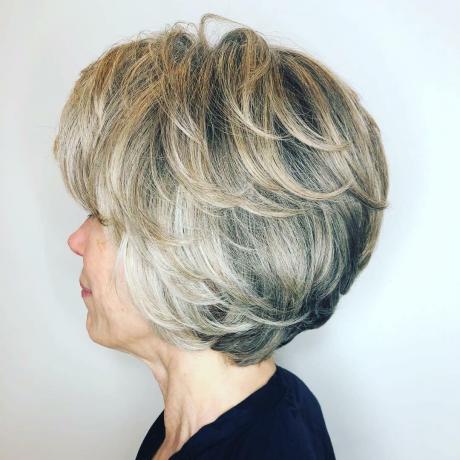 Shorter Layered Voluminous Blow Out Hairstyle άνω των 50