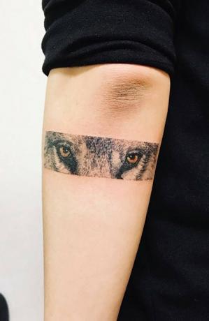 늑대 눈 문신