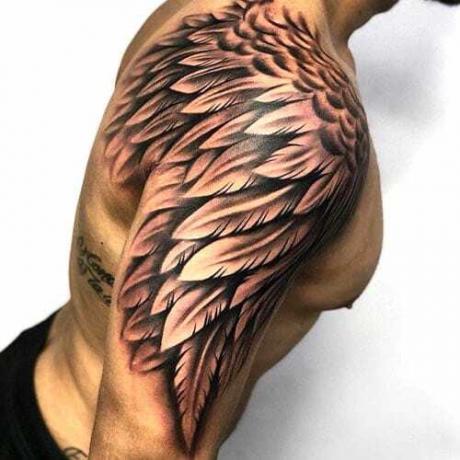 Tatuaje de media manga de alas angulares
