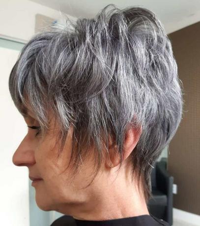 Lepa temno siva frizura Pixie za kratke lase