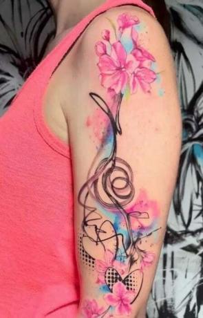 Akvareļa ķiršu ziedu tetovējums1