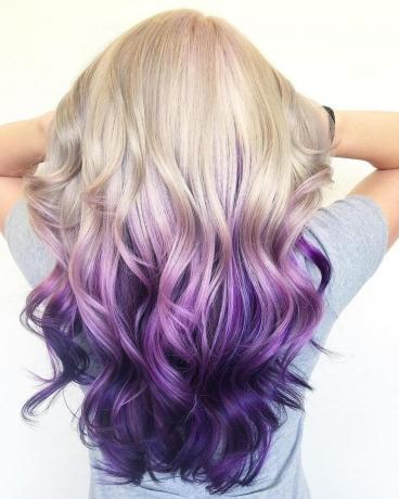 紫のオンブルヘア