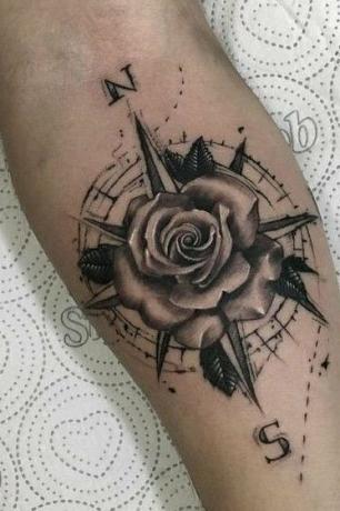 Kompas Rose Tattoo