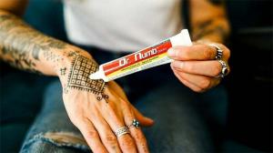 10 най-добри обезболяващи крема за татуировки за закупуване
