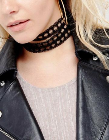 Vanessa Mooney višeslojna čipkasta ogrlica sa pozlaćenim lancem