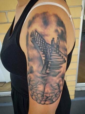 Náboženské tetování s polovičním rukávem 
