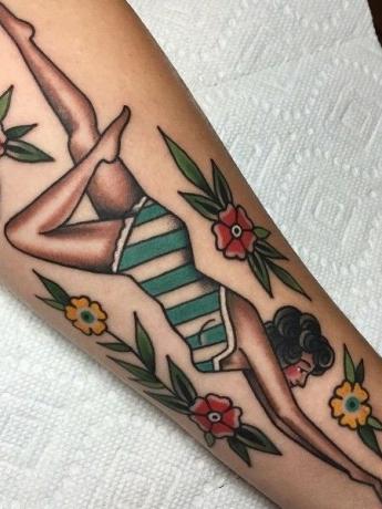 Nurkowanie dziewczyna tatuaż 